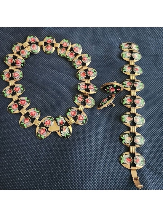 unbranded Jewelry - 1950s vtg handpainted rose enamel metal screwback earrings, necklace & bracelet
